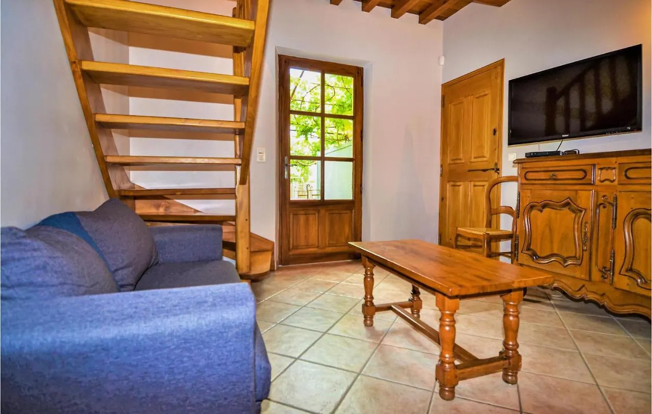 6 Bedroom Stunning Home In Maillane