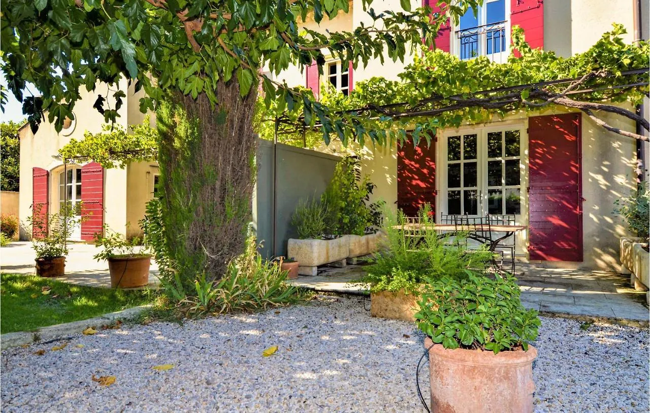 Дом отдыха 6 Bedroom Stunning Home In Maillane