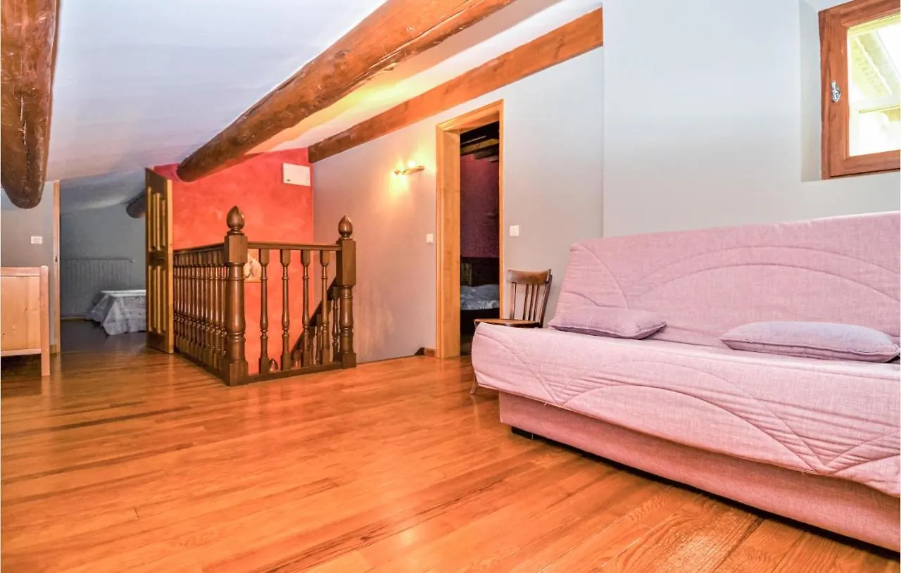 6 Bedroom Stunning Home In Maillane 0*,