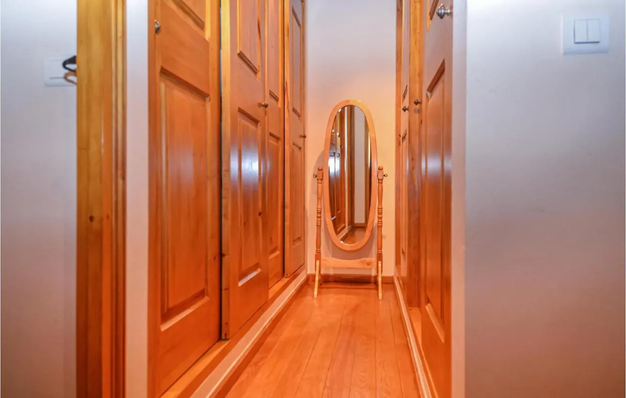 6 Bedroom Stunning Home In Maillane